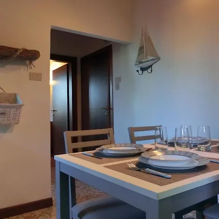 Luce Fantasia E Tv 70p A 2 Minuti Dalla *