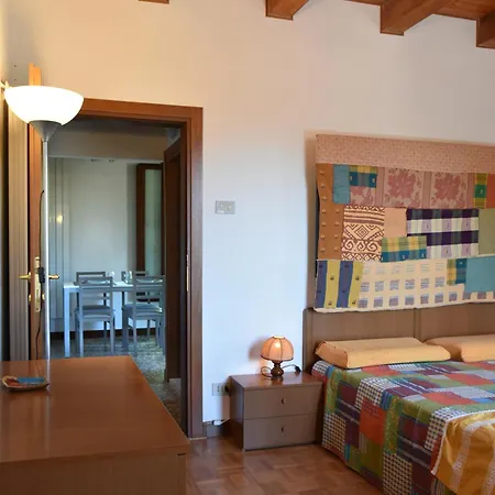 Luce Fantasia E Tv 70p A 2 Minuti Dalla Apartment