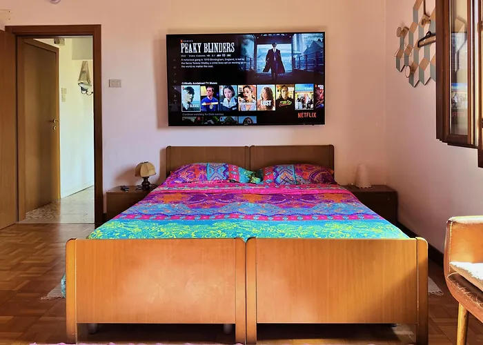 Luce Fantasia E Tv 70p A 2 Minuti Dalla Venedigs Lido