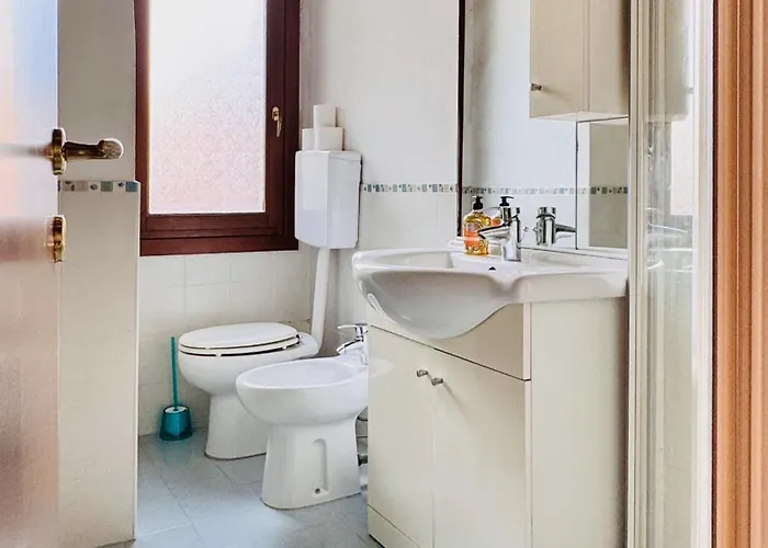 Luce Fantasia E Tv 70p A 2 Minuti Dalla Venedigs Lido